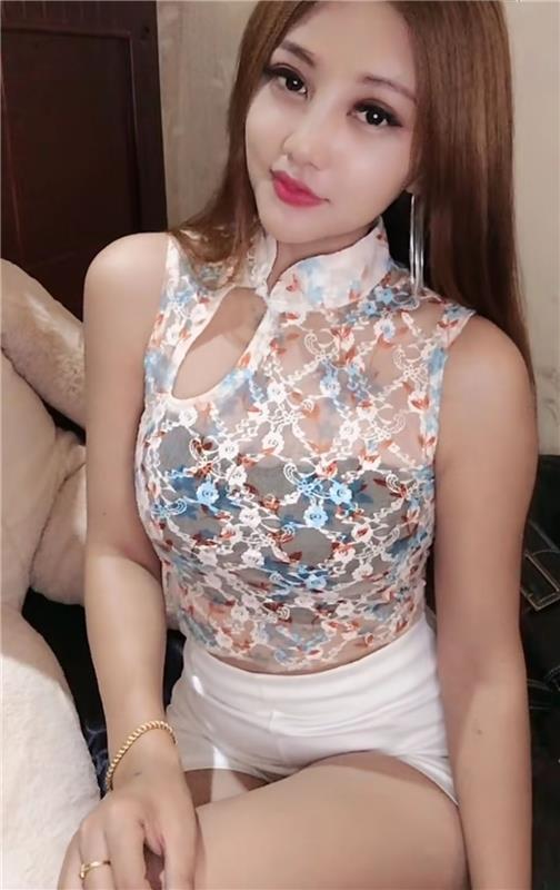 南京 兼职大奶妹胸大风Sao～嫩穴水多